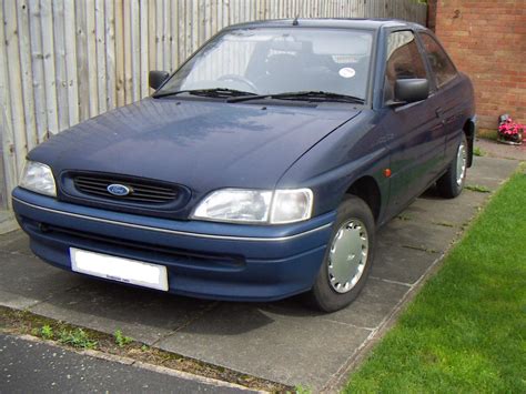 1994 ford escort common problems  If it is full then you most likely have a problem/s with either the power steering belt had broken or the power steering pump and/or the power